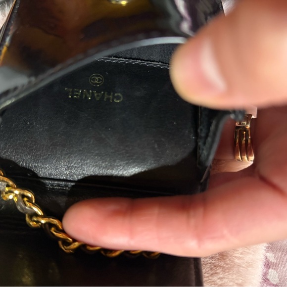 Vintage Chanel crossbody phone case! - Picture 10 of 10